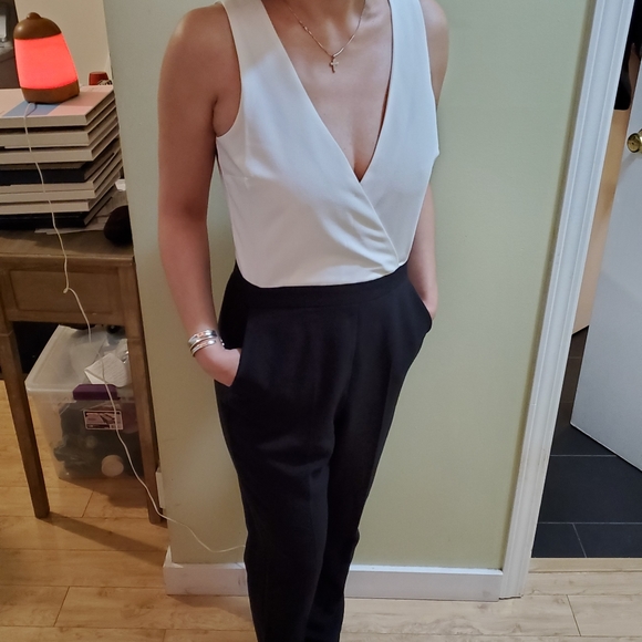 ASOS Pants - Asos black white vneck jumpsuit romper size 4